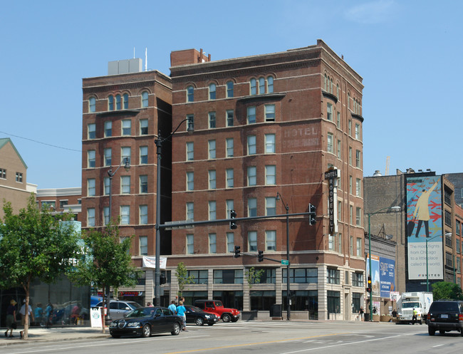 30 E. Roosevelt Rd in Chicago, IL - Foto de edificio - Building Photo