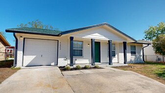 7323 Glen Arbor Dr in San Antonio, TX - Building Photo