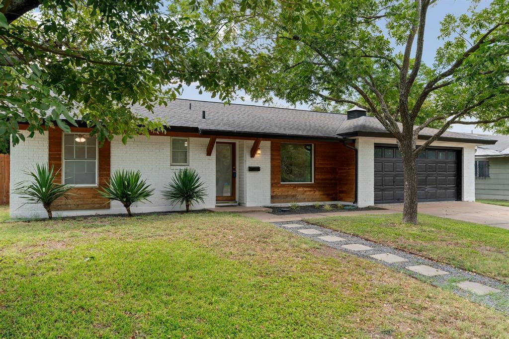 8700 Colonial Dr in Austin, TX - Building Photo