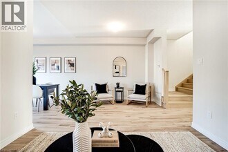 26 Bentgrass Dr in Welland, ON - Building Photo - Building Photo