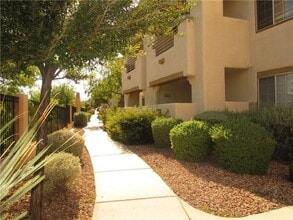 1901 High Valley Ct in Las Vegas, NV - Building Photo - Building Photo