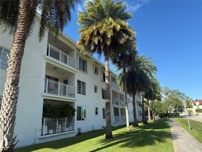 1631 NE 114th St in Miami, FL - Building Photo - Building Photo