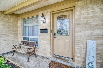 1405 Delabrook Ct in Seabrook, TX - Building Photo - Building Photo