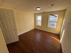 37 Fulton St in Lowell, MA - Building Photo - Building Photo