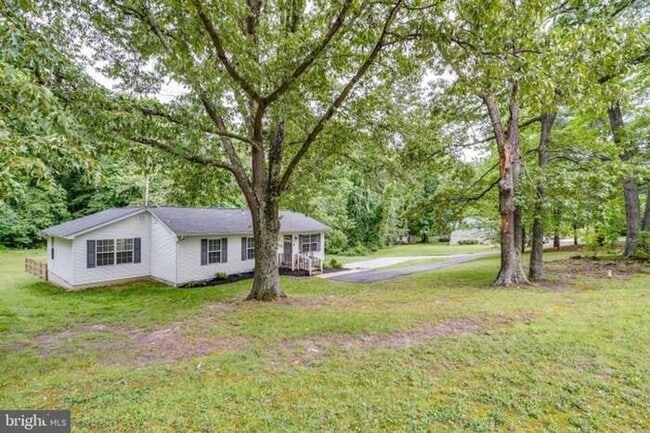 3757 Hunting Creek Rd in Huntingtown, MD - Building Photo - Building Photo