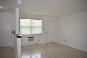 16851 NE 21st Ave in North Miami Beach, FL - Building Photo - Building Photo
