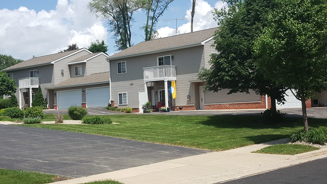 917 Pope Street, Unit 917 Pope Street in Lake Mills, WI - Foto de edificio