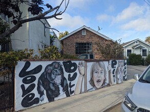 1326 Electric Ave in Venice, CA - Building Photo - Building Photo