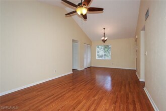1275 7th Ave N in Naples, FL - Building Photo - Building Photo