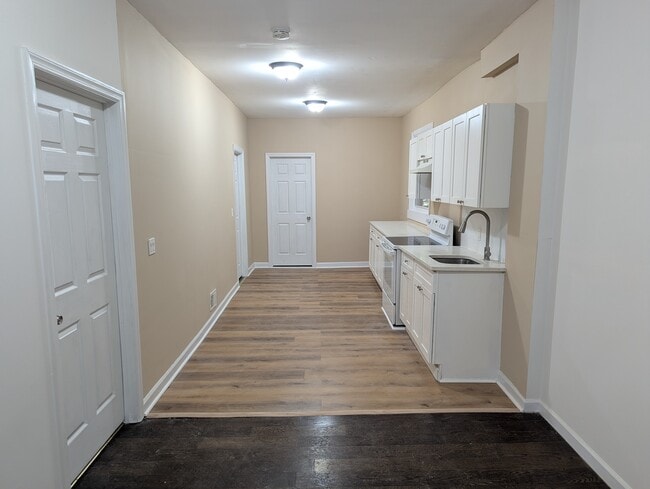 152 S 10th St, Unit 1 in Newark, NJ - Building Photo - Building Photo