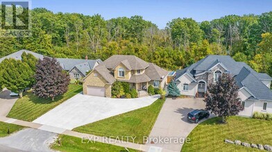3750 Kalar Rd in Niagara Falls, ON - Building Photo - Building Photo