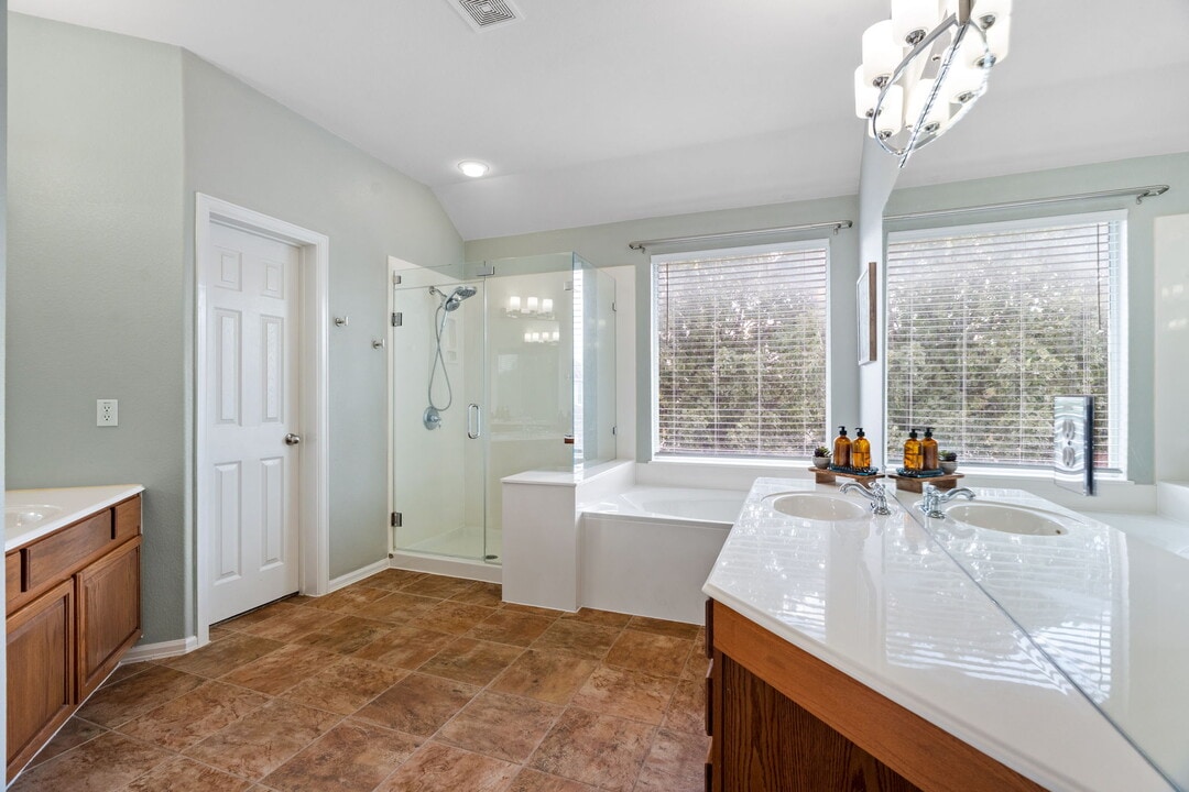 154 Larch Cove in Kyle, TX - Building Photo