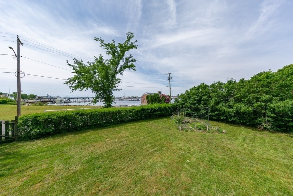 25-27-27 Lafayette St in Fairhaven, MA - Building Photo