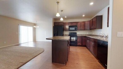 4009 29th St SE in Mandan, ND - Building Photo - Building Photo