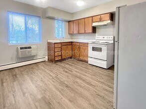 2835 S Burdick St in Kalamazoo, MI - Foto de edificio - Building Photo