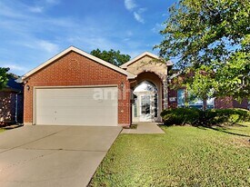 8829 Stirrup Way in Fort Worth, TX - Building Photo
