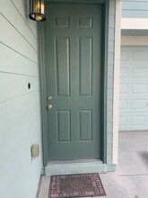 8165 Golden Flowers St in Las Vegas, NV - Building Photo - Building Photo