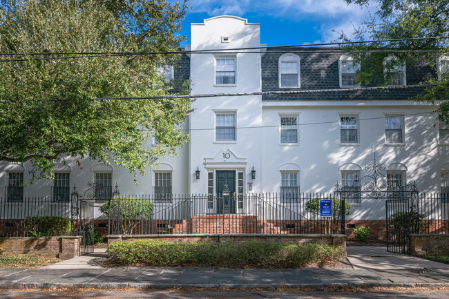 10 Logan St in Charleston, SC - Building Photo - Building Photo