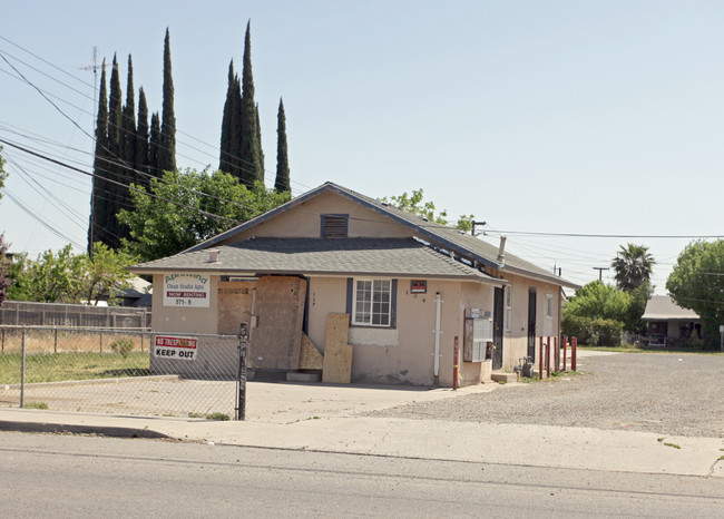 134 Kerr Ave in Modesto, CA - Foto de edificio - Building Photo