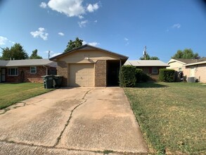 513 Sunnyside Pl in Edmond, OK - Building Photo - Building Photo