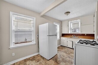 1568 Parker Dr in Mayfield Heights, OH - Building Photo - Building Photo