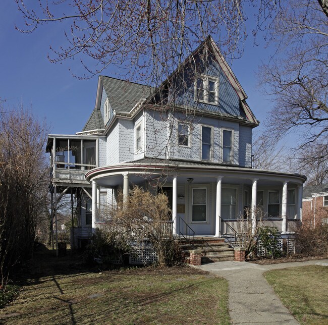 136 Lincoln St in Montclair, NJ - Foto de edificio - Building Photo