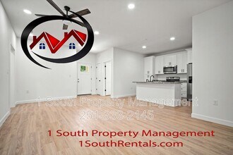 413 Bay Shore Ave in Mobile, AL - Foto de edificio - Building Photo