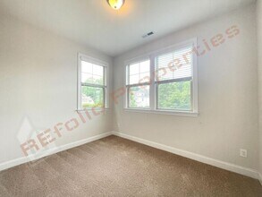 1395 Town Home Dr in Apex, NC - Building Photo - Building Photo