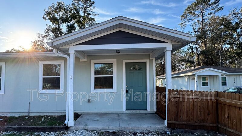 1768 Lane Ave S in Jacksonville, FL - Building Photo