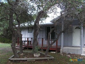 1640 Lonesome in Canyon Lake, TX - Building Photo - Building Photo