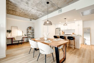 Kalm in Candiac, QC - Foto de edificio - Building Photo