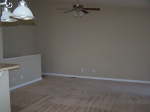 1144 Harbin Ridge Ln in Knoxville, TN - Foto de edificio - Building Photo