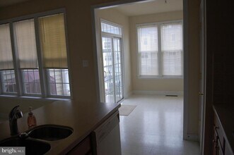 912 Grand Champion Dr in Rockville, MD - Building Photo - Building Photo
