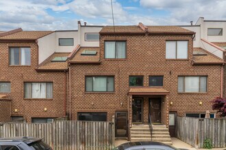 856 N Pennock St in Philadelphia, PA - Building Photo - Building Photo