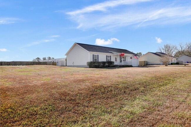 106 Clint Mills Rd in Maysville, NC - Building Photo - Building Photo