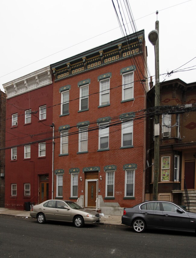 136 New York Ave in Jersey City, NJ - Foto de edificio - Building Photo