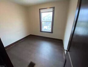 1242 Ridge Ave, Unit Apt 2 in Steubenville, OH - Building Photo - Building Photo