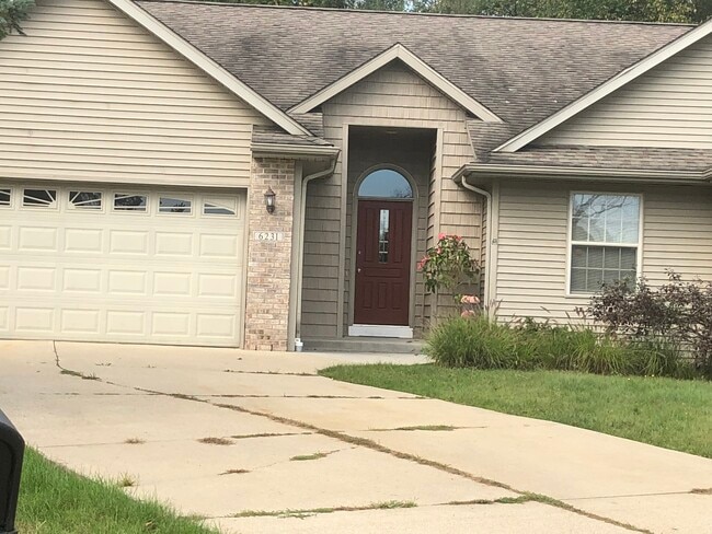 property at 6231 Cross Bend Ct