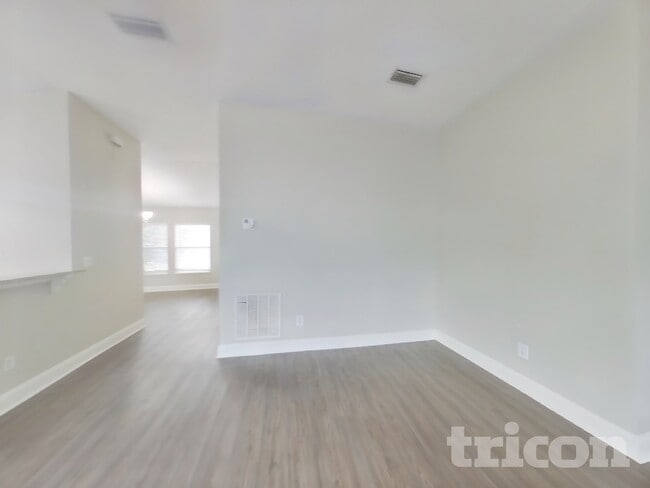 2268 Eisner Dr in Jacksonville, FL - Foto de edificio - Building Photo