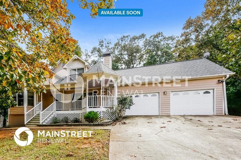 332 Victorian Cir in Dallas, GA - Building Photo