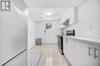 6 Willowgate Dr in Markham, ON - Building Photo - Building Photo