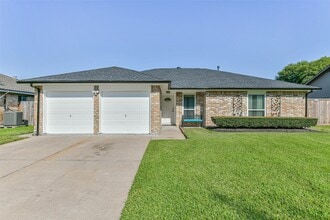 3205 Brookhurst Ln in Deer Park, TX - Building Photo - Building Photo