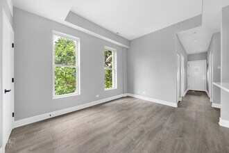 1035 N Washtenaw Ave, Unit #1 in Chicago, IL - Foto de edificio - Building Photo