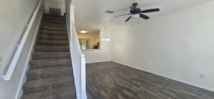 6559 Osprey Lake Cir in Riverview, FL - Building Photo - Building Photo