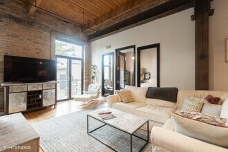 407 N Elizabeth St in Chicago, IL - Building Photo - Building Photo