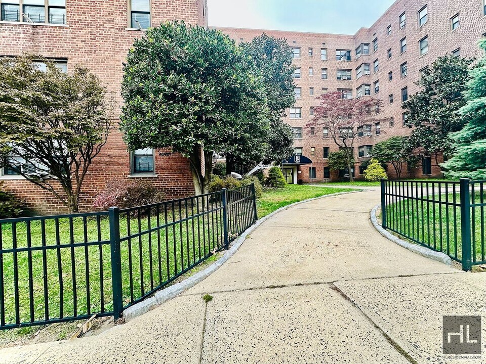 William Street in Mount Vernon, NY - Foto de edificio