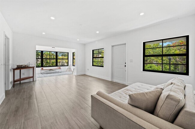 4222 NE 1st Ave in Miami, FL - Building Photo - Building Photo
