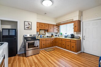1129 Brabec St in Pittsburgh, PA - Building Photo - Building Photo