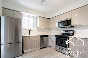 7621 N Sheridan Rd in Chicago, IL - Building Photo