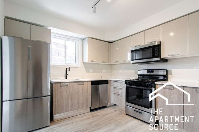 property at 7621 N Sheridan Rd